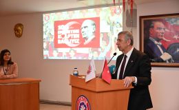 Çocuk Meclisi Üyeleri Mazbatalarını Mansur Yavaş’tan Aldı
