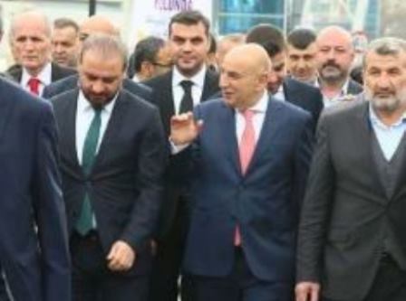 TURGUT ALTINOK;FİLDİŞİ KULELERDE SOSYAL MEDYADA DEĞİL,HALKIMIZLA BERABERİZ