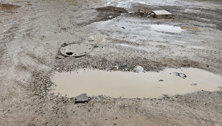 Vatandaş İsyan ediyor, Mansur Yavaş Kulaklarını Tıkıyor