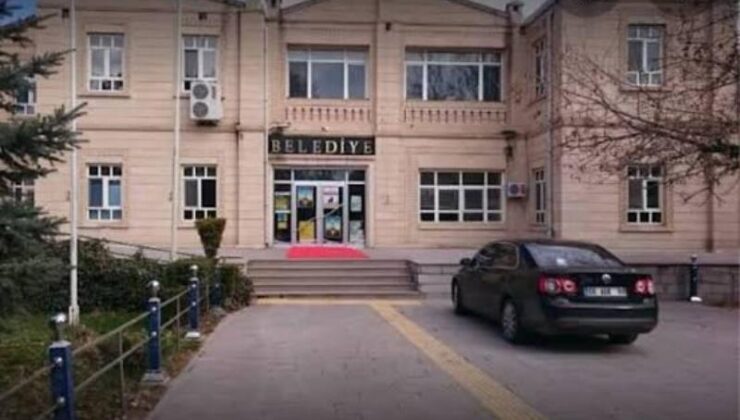   Taş Bina Tartışması mı, Çubuk’un Geleceği mi?    Refik Bayram